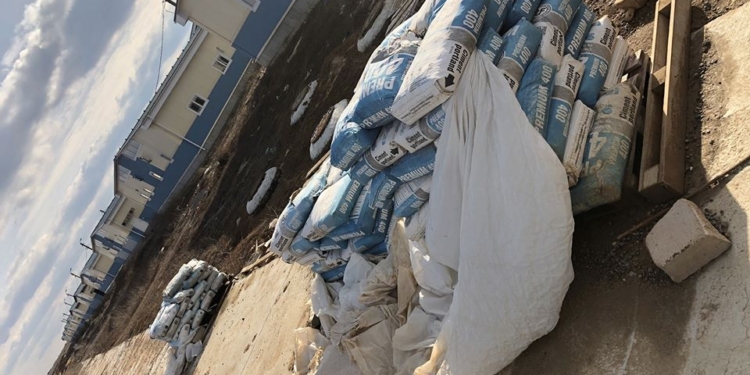 «Как вам ремонт на 300 миллионов?»: николаевский нардеп Игорь Копытин показал, как выглядит строительство казарм на полигоне «Широкий лан» (ФОТО)