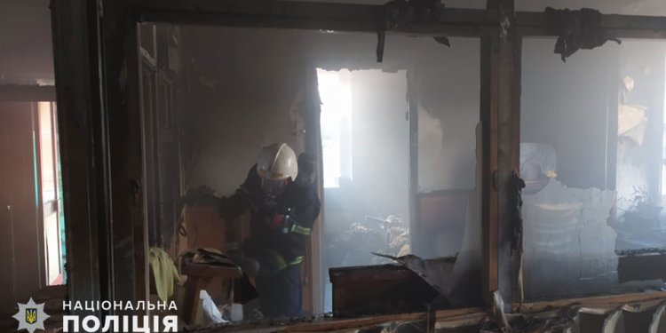В Николаеве горел Заводский отдел полиции – подозревают поджог (ФОТО)