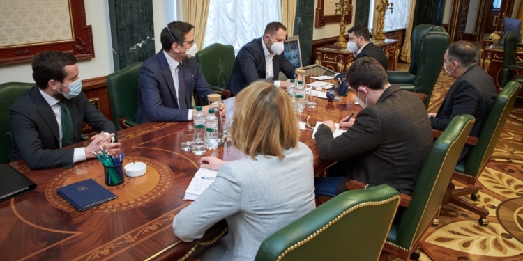 В Офисе президента определили 61 отель для обсервации