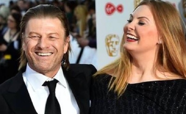 Звезда Игры престолов устроил дебош в самолете