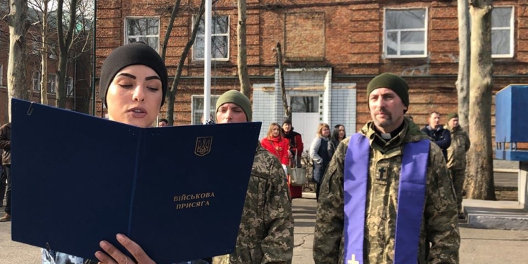 В Николаеве матросы-контрактники присягнули на верность украинскому народу (ФОТО)