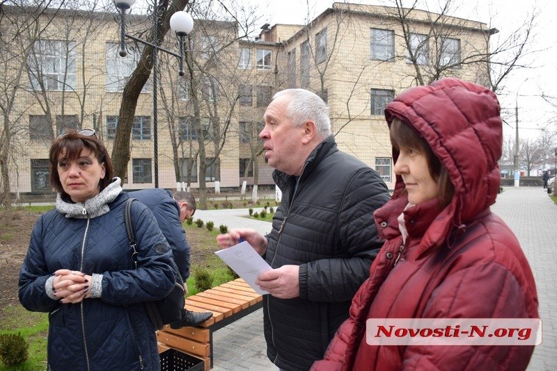 В Николаеве депутаты и активисты искали «потерявшиеся» при высадке 1000 кустов самшита (ФОТО) 19