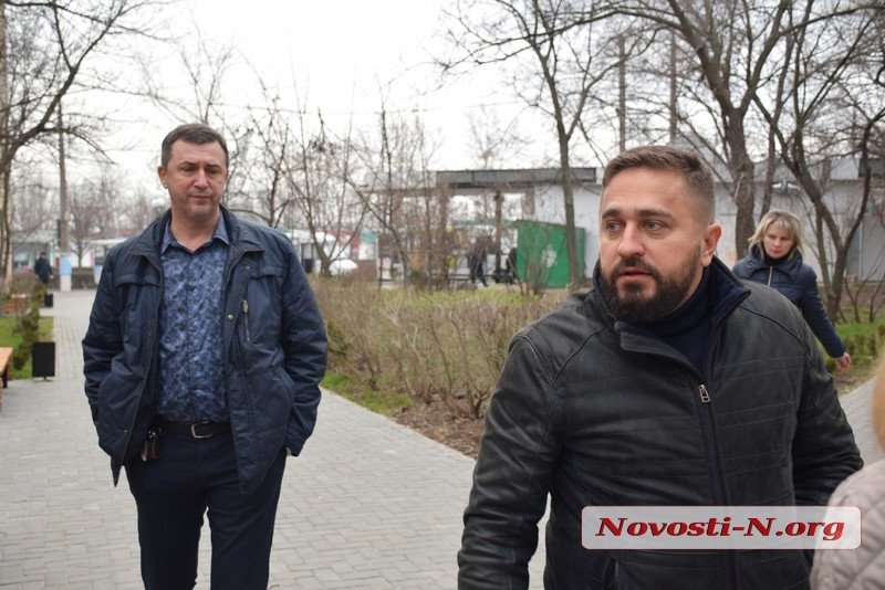 В Николаеве депутаты и активисты искали «потерявшиеся» при высадке 1000 кустов самшита (ФОТО) 21