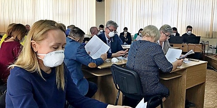 После поездки за границу на самоизоляцию ушла первый вице-мэр Южноукраинска