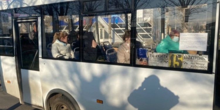 В Николаеве маршрутчика оштрафовали на 17 тысяч – перевозил 16 пассажиров вместо положенных десяти (ФОТО)