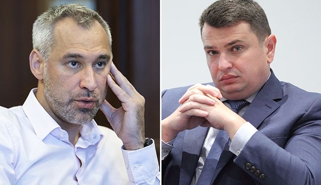 На заседание фракции “Слуга народа” приглашены Рябошапка и Сытник