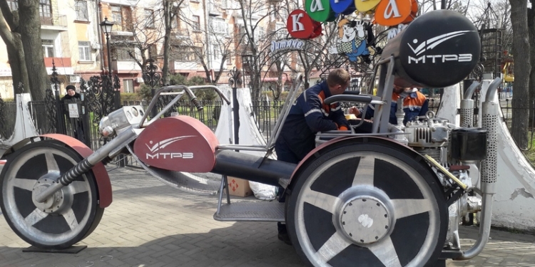 Во время карантина Николаевский тепловозоремонтный завод обновит байк у детского городка «Сказка» (ФОТО)