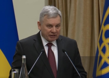 “Тот, кто думает, что можно безнаказанно стрелять в украинских солдат, фатально ошибается”. Зеленский представил нового министра обороны (ВИДЕО)