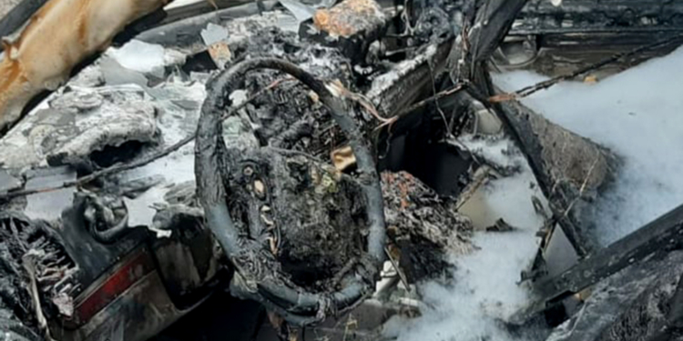 Пожар на стоянке повредил 4 автомобиля в Николаеве (ФОТО)