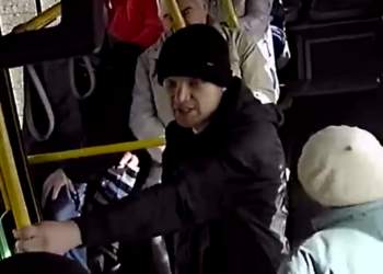 В Николаеве молодчик напал на водителя автобуса и разбил ему лицо (ФОТО, ВИДЕО)