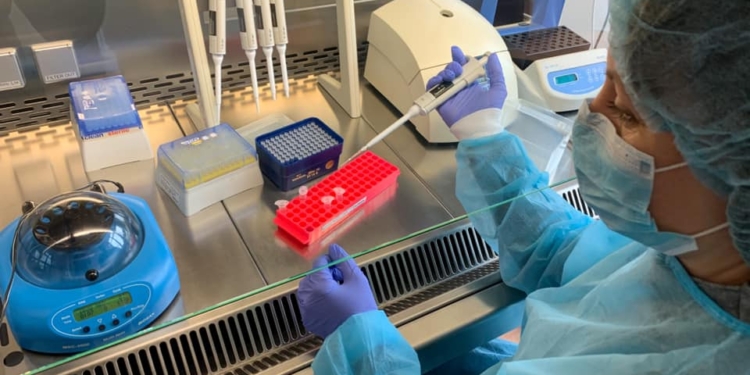 “НИБУЛОН” готов оставить диагностическое оборудование лаборатории МОЗ в Николаеве навсегда (ФОТО)