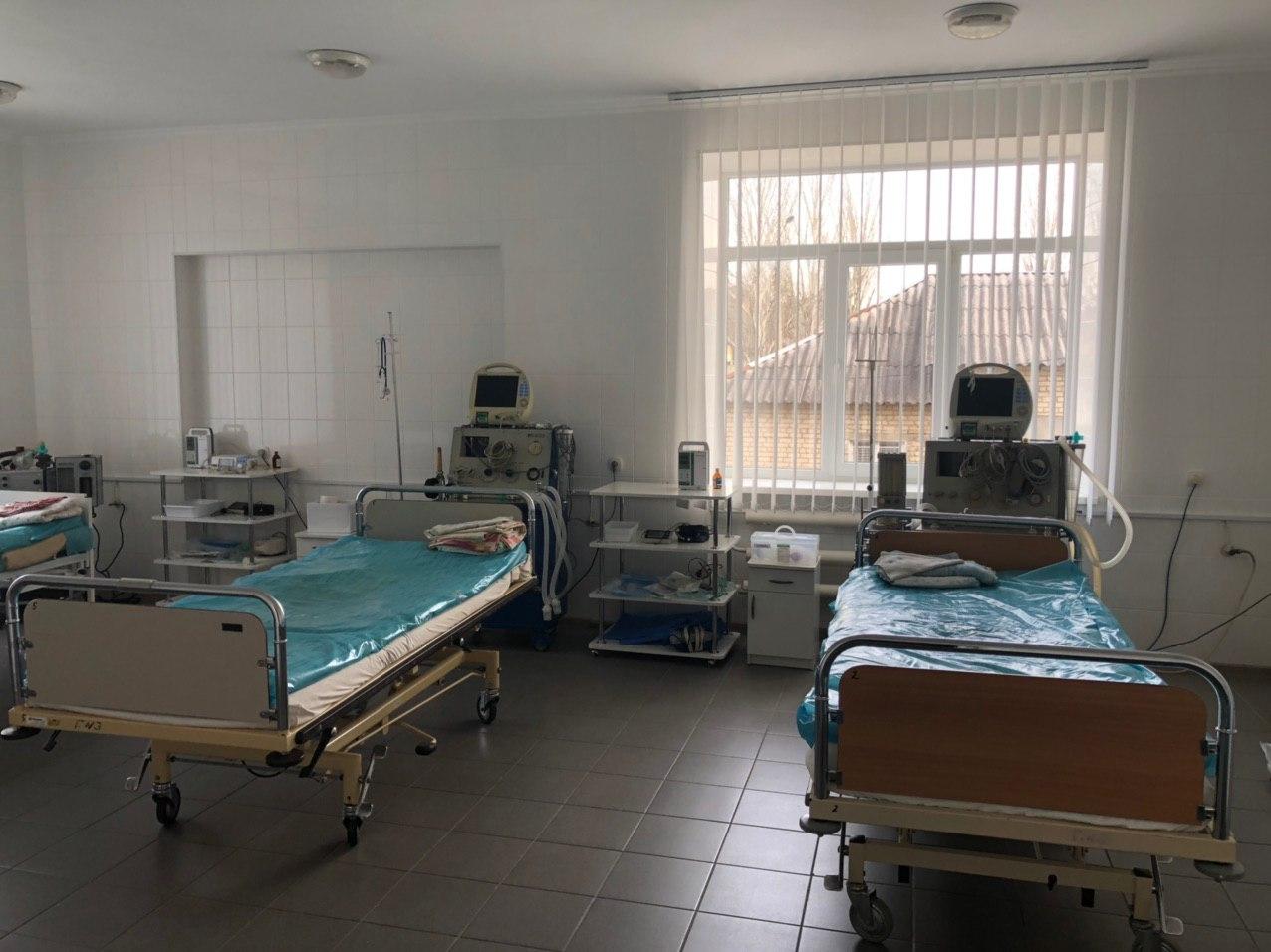 В Первомайскую центральную районную больницу передали маски, медицинские костюмы и оборудование (ФОТО)