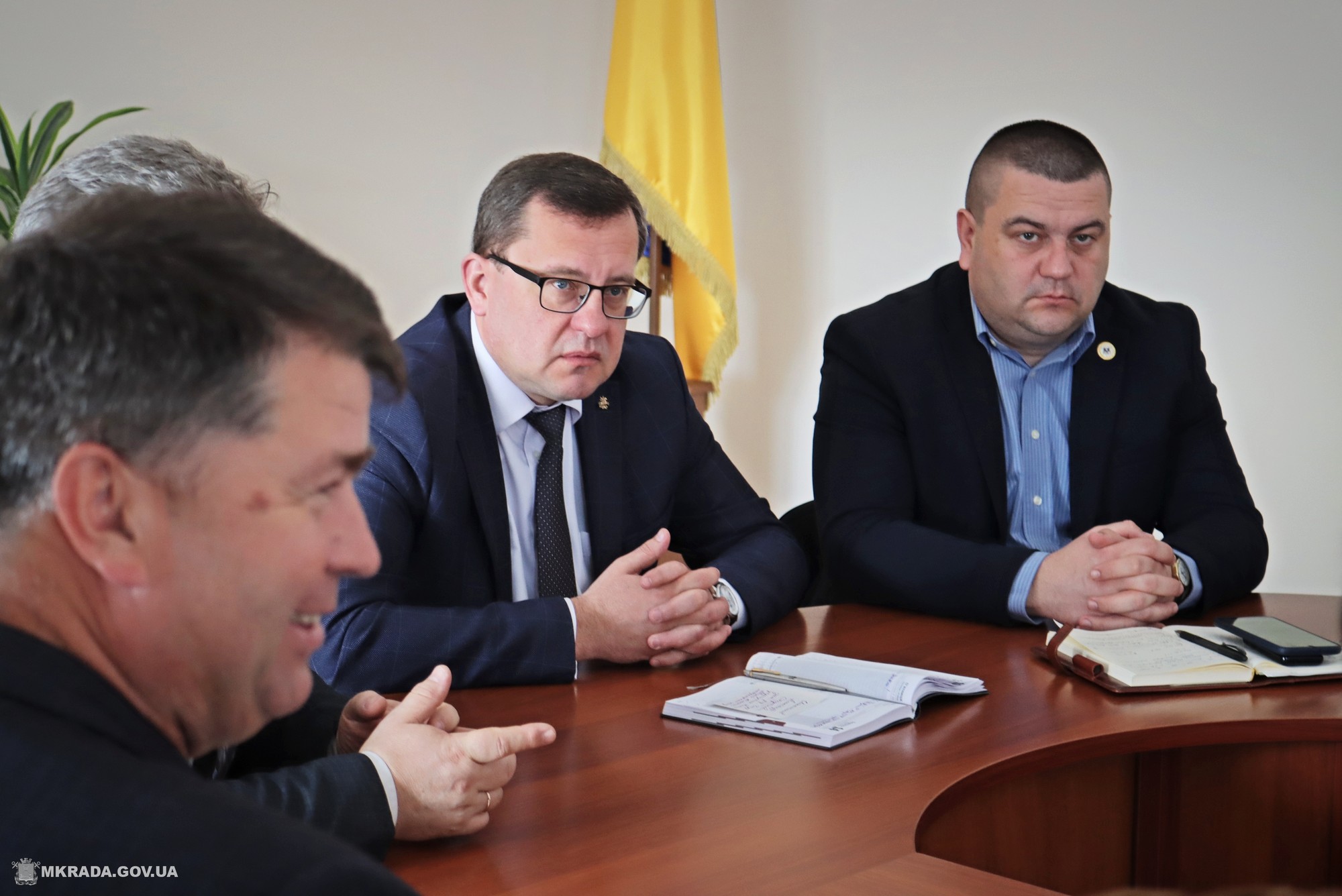 Карантин по коронавирусу: в Николаеве машрутчиков с температурой обещали не пускать на работу, перевозчики должны дезинфицировать автобусы за свой счет (ФОТО)