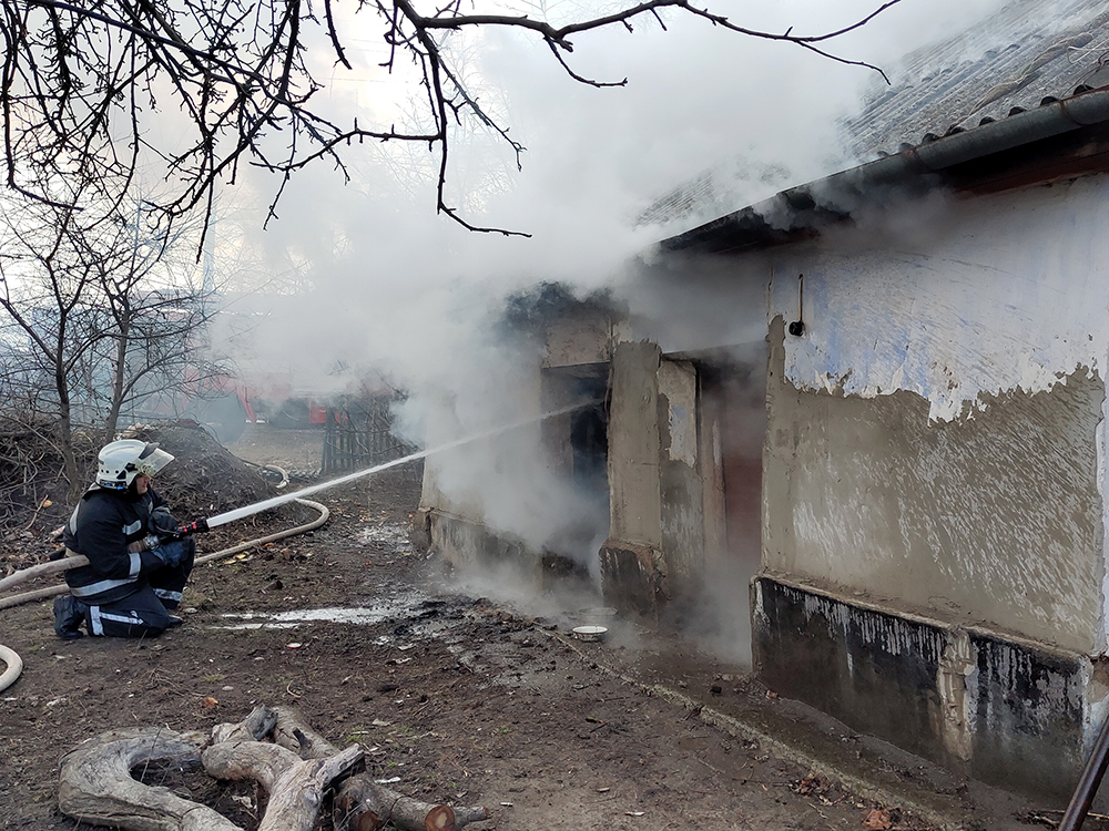 На Николаевщине спасатели за сутки три раза выезжали тушить пожары в жилом секторе 1