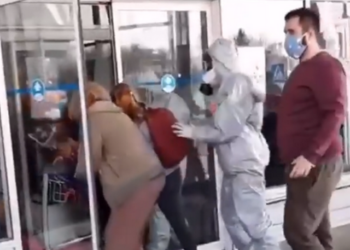 Журналист обнародовал видео, как прибывшие из Вьетнама украинцы сопротивляются обсервации и вырываются домой