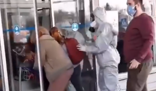 Журналист обнародовал видео, как прибывшие из Вьетнама украинцы сопротивляются обсервации и вырываются домой