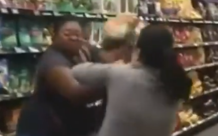 Три жительницы Австралии подрались в магазине из-за туалетной бумаги (ВИДЕО)