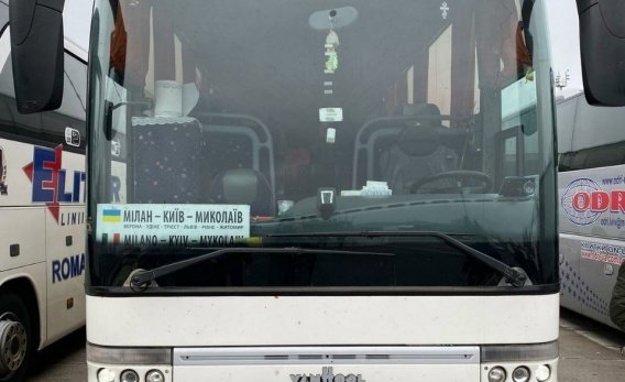 Автобус из Милана, задержанный на границе Словении, возвращается в Николаев 1