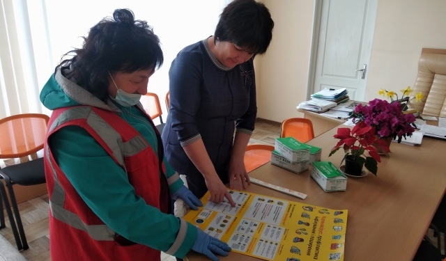 «Красный крест» передал маски для малоимущих жителей Южноукраинска