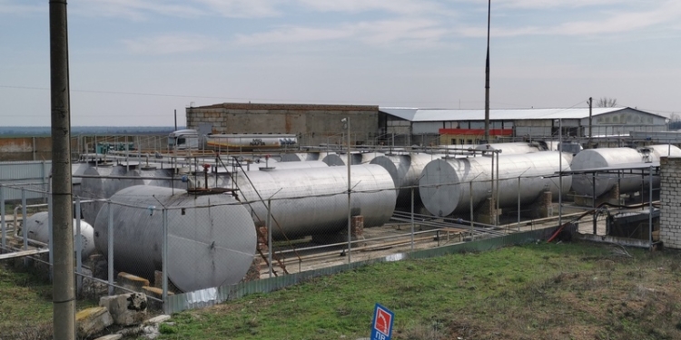 На Николаевщине силовики обнаружили подпольное производство ГСМ, изъято 300 тонн бензина и дизтоплива (ФОТО)