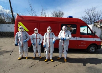 В Житомирской области продезинфицировали автовокзал и церковь, в которую ходила умершая от коронавируса женщина (ВИДЕО)