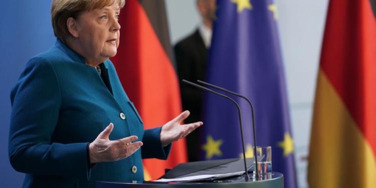 Меркель ушла в самоизоляцию – она контактировала с врачом, у которого выявили коронавирус