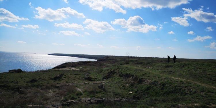 Двое «черных археологов» пытались откопать старинные монеты в заповеднике «Ольвия», но были задержаны (ФОТО)