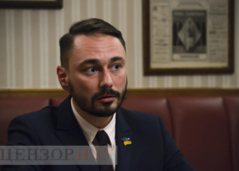 На выборах мы говорили избирателям, что обличители взяточников получат 10% от взятки, а Леросу – предлагают от 5 до 8 лет тюрьмы, – “слуга народа” Гурин