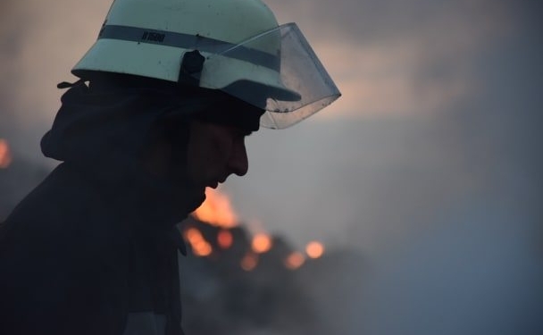 За сутки на Николаевщине горели крыши двух домов и квартира (ФОТО)