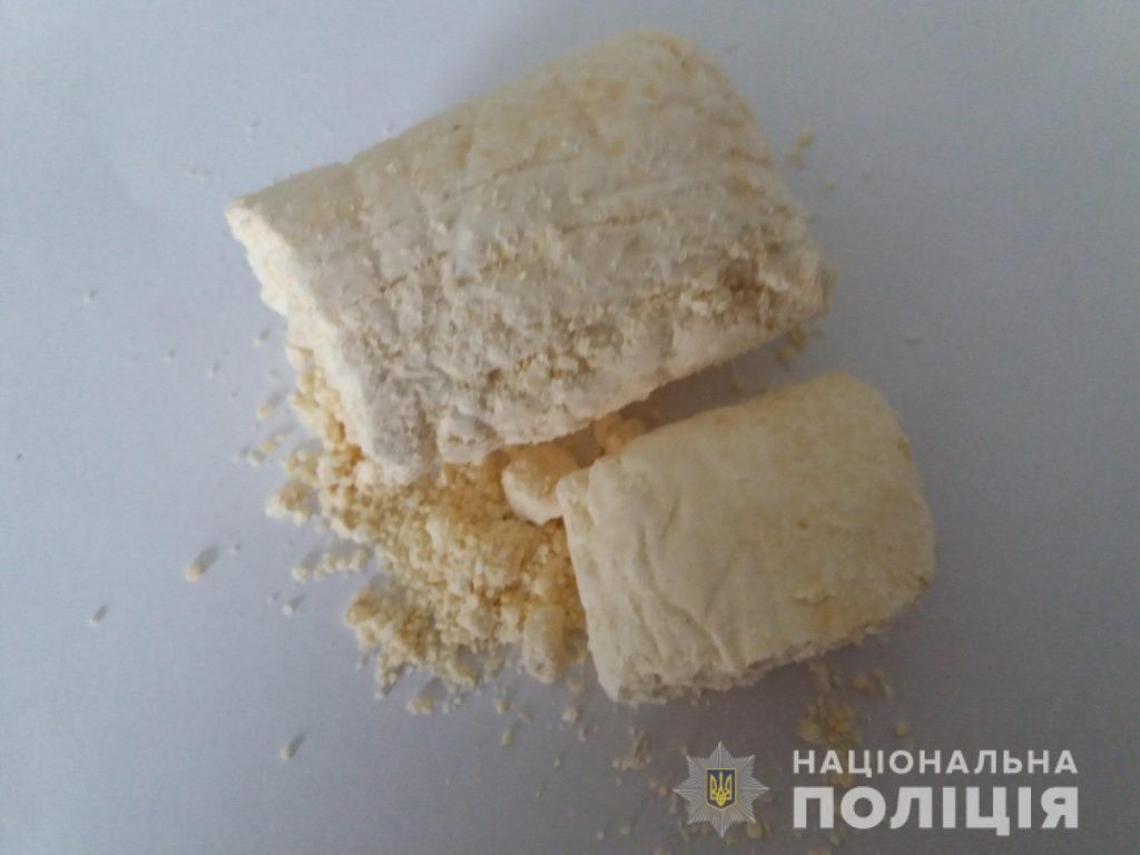 Наркотики по почте получили два закладчика в Николаеве (ФОТО) 3