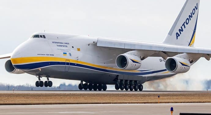 Украинский транспортник “Руслан” доставит из Китая в Чехию 106 тонн респираторов, защитных костюмов и тестов