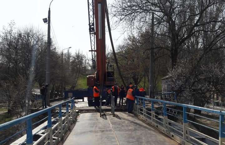 Первый этап ремонта пешеходного понтонного моста в Николаеве завершен (ФОТО) 11