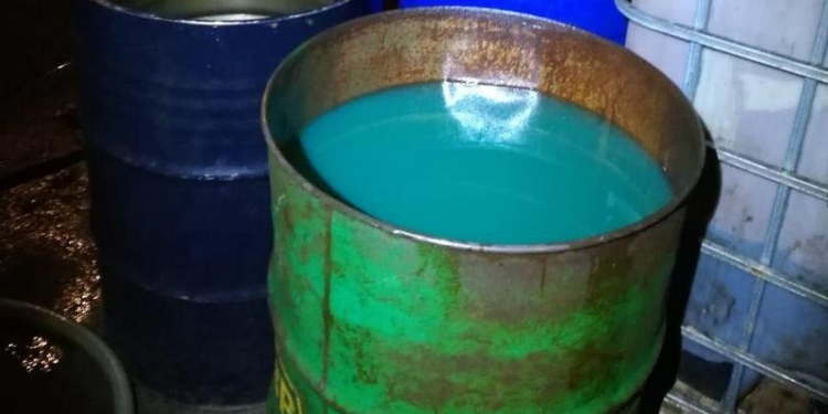 В Николаеве мужчина слил 250 литров топлива с тепловоза. Но его поймали (ФОТО)