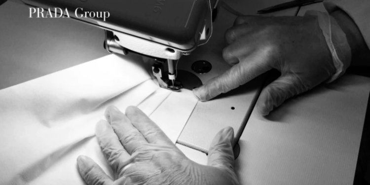 Prada пошьет 110 тысяч масок и 80 тысяч комплектов спецодежды для итальянских врачей