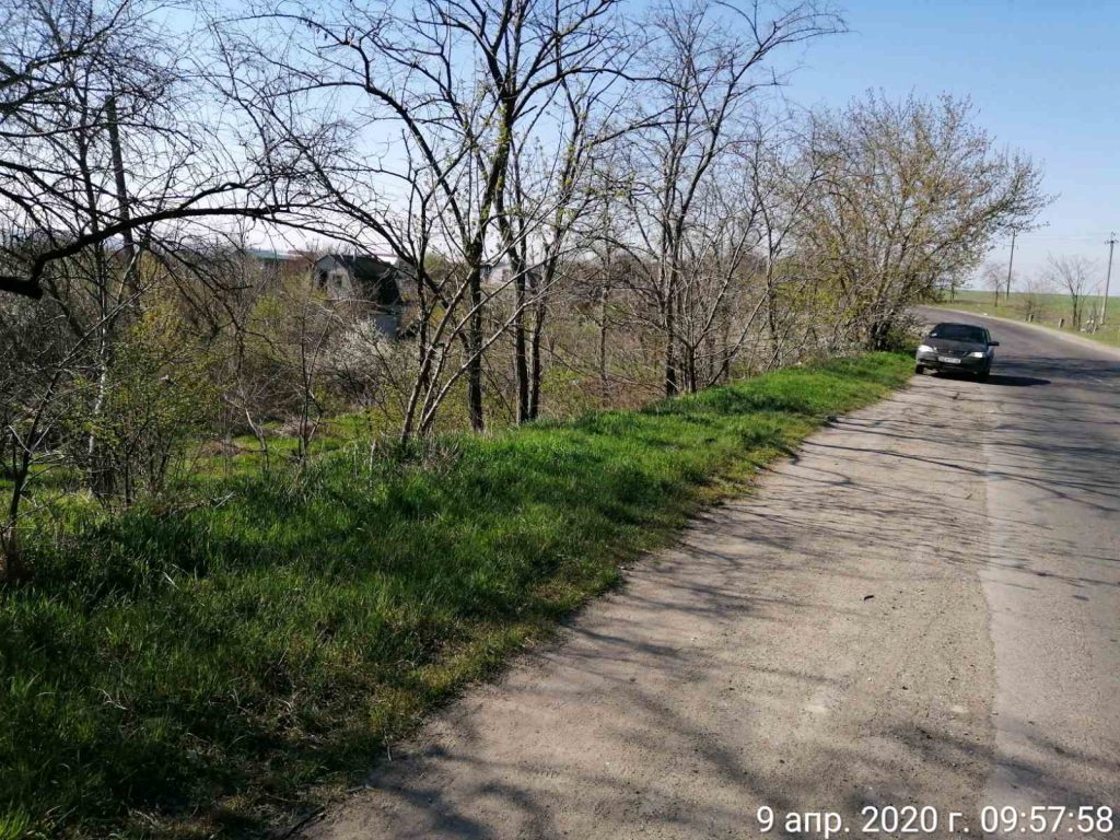 В Николаеве убрали от мусора обочины дороги, ведущей на городскую свалку (ФОТО) 2 В Николаеве убрали от мусора обочины дороги, ведущей на городскую свалку (ФОТО) 1