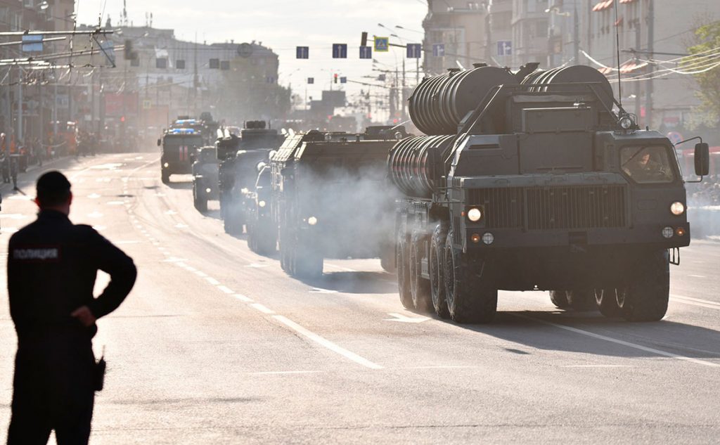 В Кремле рассматривают вариант переноса парада Победы на осень 1