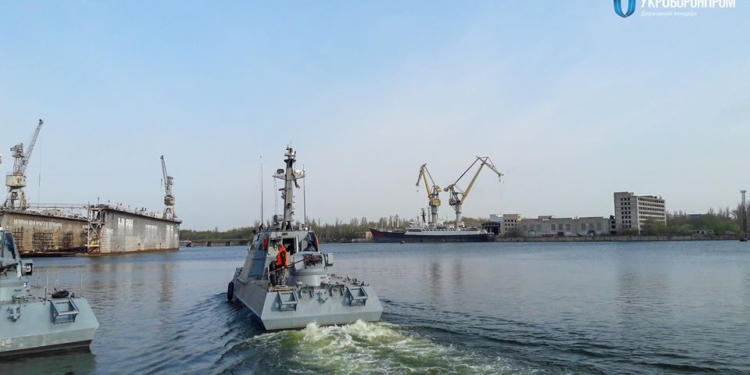 Бронекатер «Вышгород» ушел из Николаева (ФОТО)