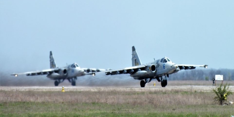 В николаевской бригаде тактической авиации – очередная летная смена (ФОТО)