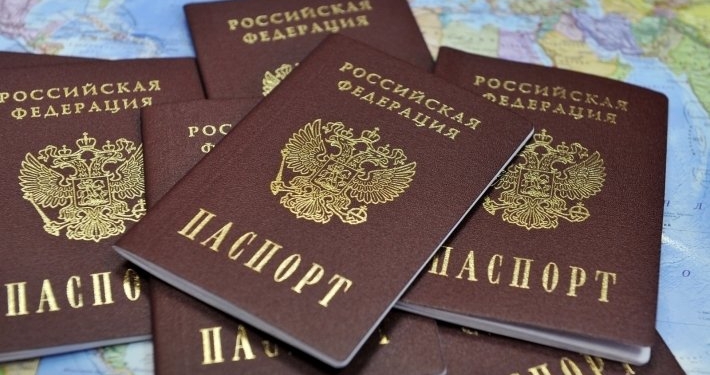 Госдума РФ приняла закон, разрешающий жителям Молдовы, Украины, Беларуси и Казахстана получать российское гражданство без отказа от своего