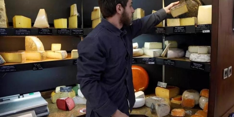 Во Франции из-за коронавируса временно изменили рецепты сыров