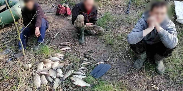 Накануне Пасхи Николаевский рыбоохранный патруль поймал браконьеров с электроудочкой (ФОТО)