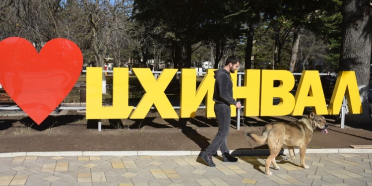 Российские оккупанты везде действуют одинаково: грузинский город переименован в честь Сталина