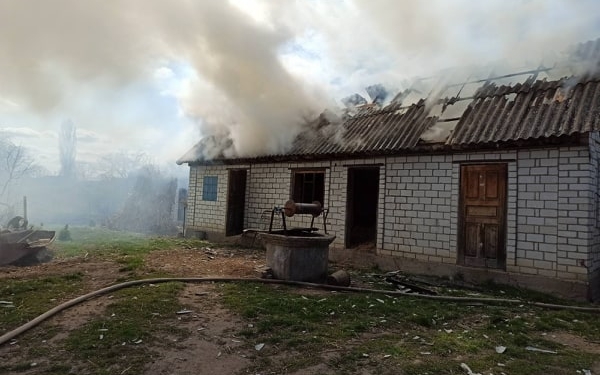 В Кривом Озере потушили хозпостройку (ФОТО)