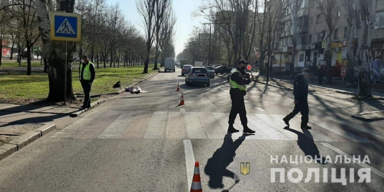В Николаеве на пешеходном переходе насмерть сбили женщину (ФОТО)