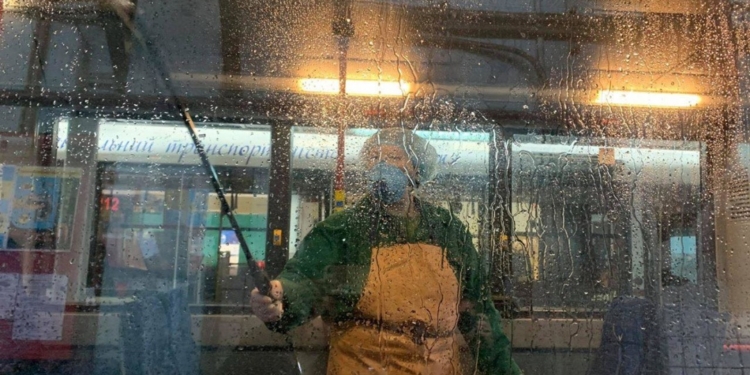 В Запорожье общественный транспорт останется доступен для всех, кто в масках