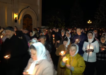 В Святогорской лавре провели литургию, игнорируя все правила карантина (ФОТО, ВИДЕО)