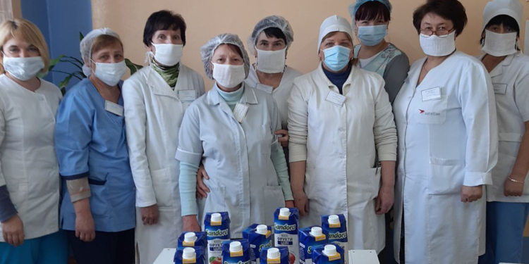 #ПідтримуюЛікарів: накануне Пасхи николаевским больницам передали 1400 литров сока (ФОТО)