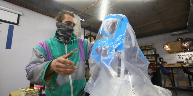 В Харькове создали оригинальную маску для защиты врачей (ФОТО)