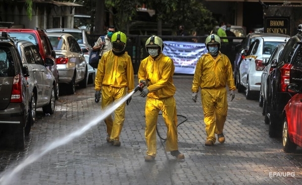 В Индии заставили иностранцев просить прощение за нарушение карантина