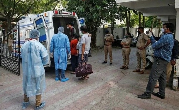 В Индии 72 семьи находятся на карантине из-за доставщика пиццы